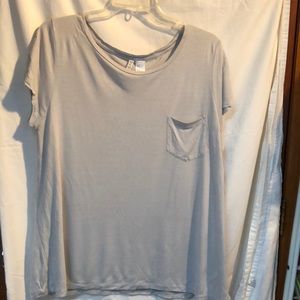 SALE 🔥H&M Divided Tee